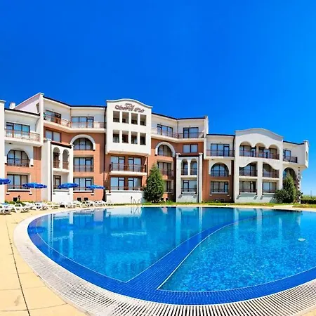 Sunrise Club Apart 3*