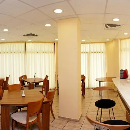 Sunrise Club Apart 3*